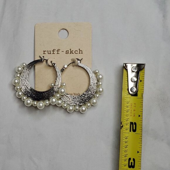 Ruff-skch Silver Pearl hoop earrings - Picture 2 of 2